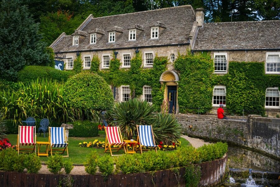 Cotswolds Village Private Car Tour and Photoshoot - Chipping Campden: an attractive first stop