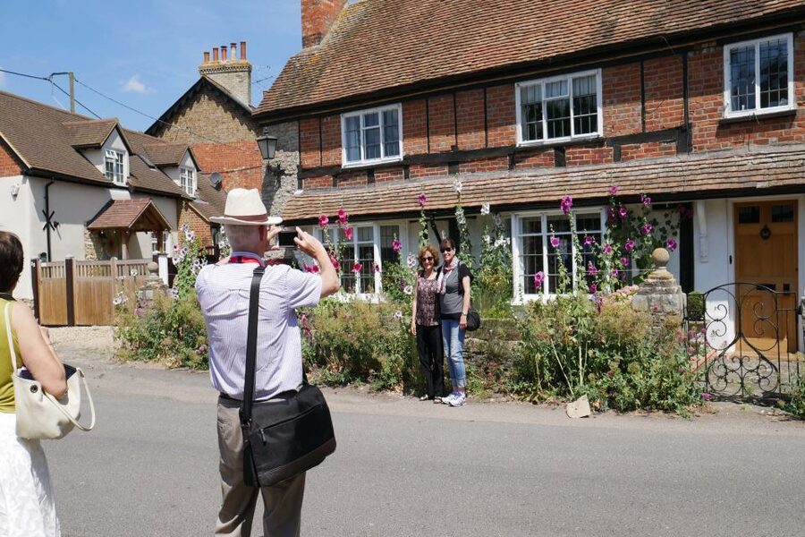 Day-Tour of the Midsomer Murders Locations - Pubs, churches, houses, and village greens