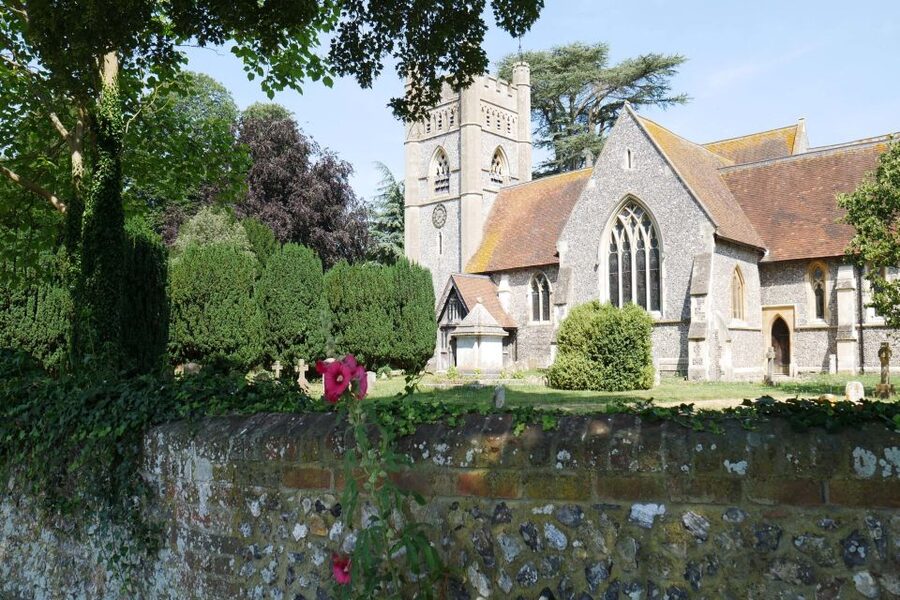 Day-Tour of the Midsomer Murders Locations - The guide can shape the whole day