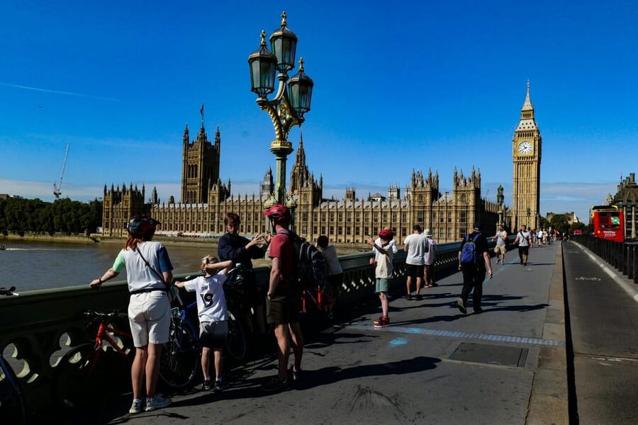 Destination London: E-Bike Tour - Starting at Kennington Road with room to settle in