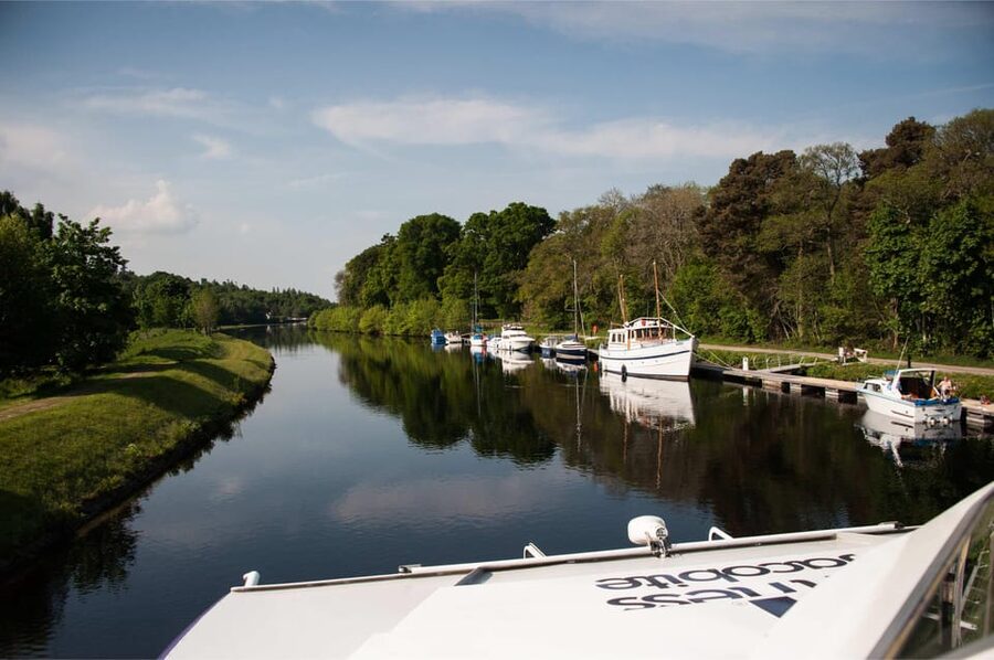Dochgarroch: Caledonian Canal and Loch Ness 50min Cruise - Searching for Nessie without overpromising