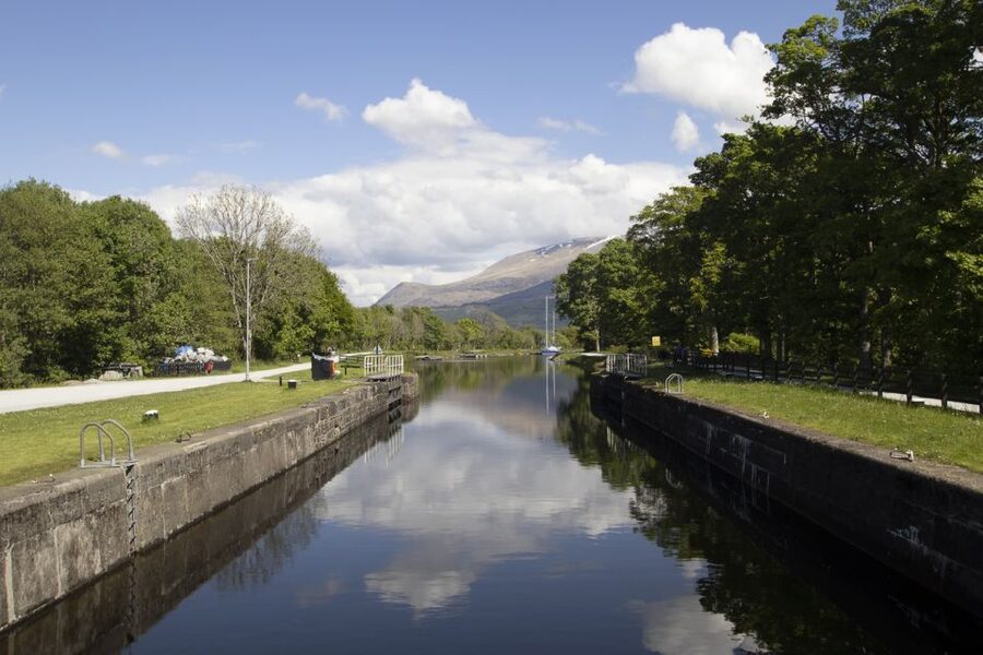 Dochgarroch: Loch Ness and Caledonian Canal 2-Hour Cruise - The guides make the difference