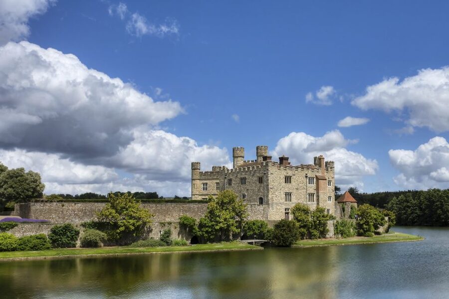 Dover to London & Heathrow via Canterbury and Leeds Castle - Through Kent’s hop fields and Oast Houses