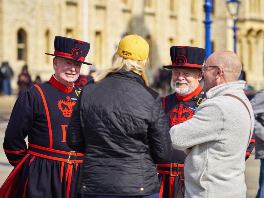 Early Access:Tower of London Opening Ceremony & Royal London - Royal Westminster on a 75-minute walk