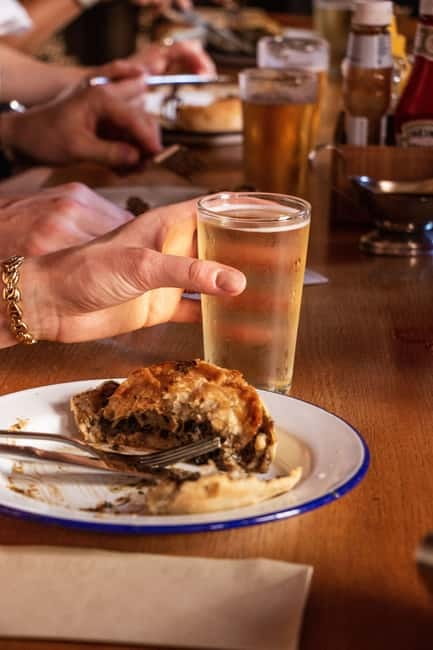 Eating London: Twilight Soho VIP Food & Drinks Tour - Why the group size improves the night