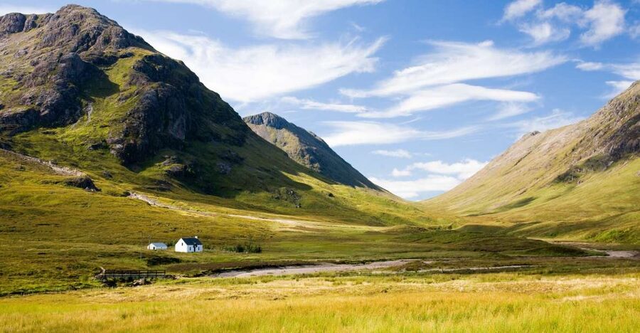Edinburgh: Loch Ness, Glencoe, and Highlands Day Tour - Leaving Edinburgh and passing Stirling