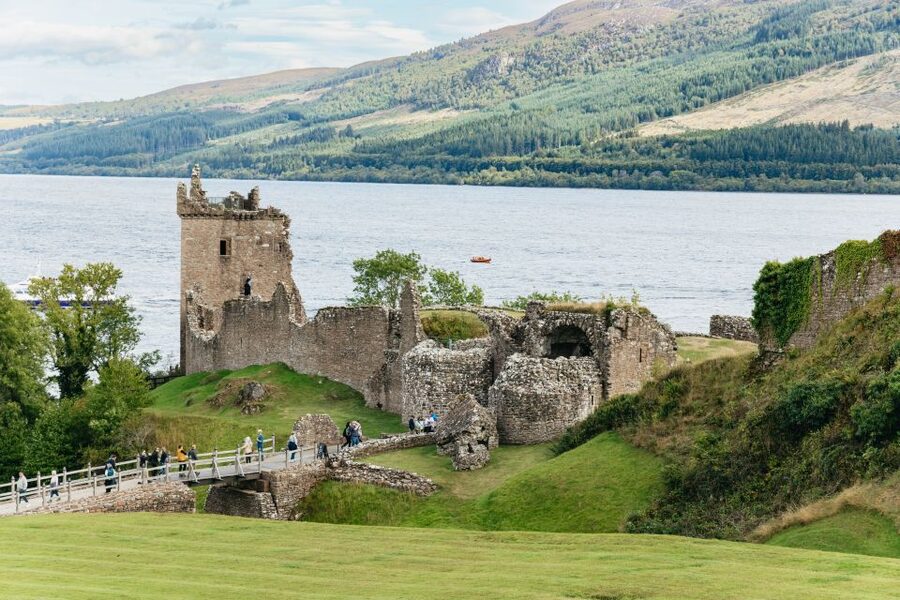 Edinburgh: Loch Ness, Glencoe, Coos & the Highlands Day Tour - Commando Memorial and Spean Bridge