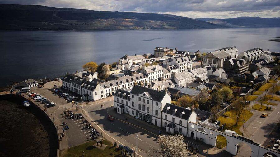 Edinburgh: Oban, Kilchurn Castle & Inveraray Tour in Spanish - Who should book this tour?