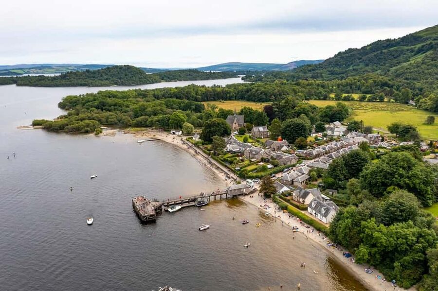 Edinburgh: Oban, Kilchurn Castle & Inveraray Tour in Spanish - The Trossachs by coach