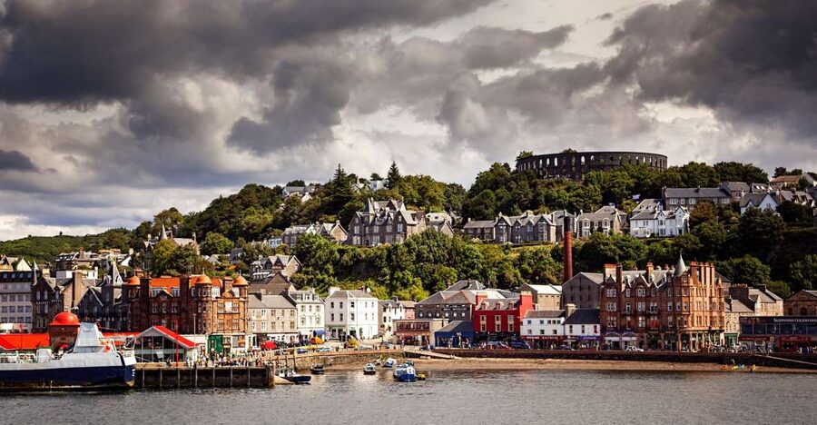 Edinburgh: Oban, Kilchurn Castle & Inveraray Tour in Spanish - What the $78 price really includes