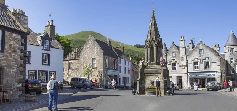 Edinburgh: St. Andrews and Falkland Palace Day Tour - Falkland as Inverness in Outlander