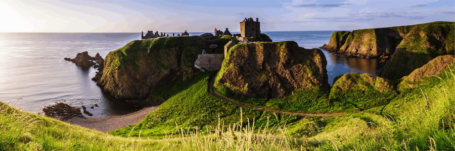 Edinburgh: St Andrews, Dunnottar Castle & Falkland Tour - Is this day physically demanding?