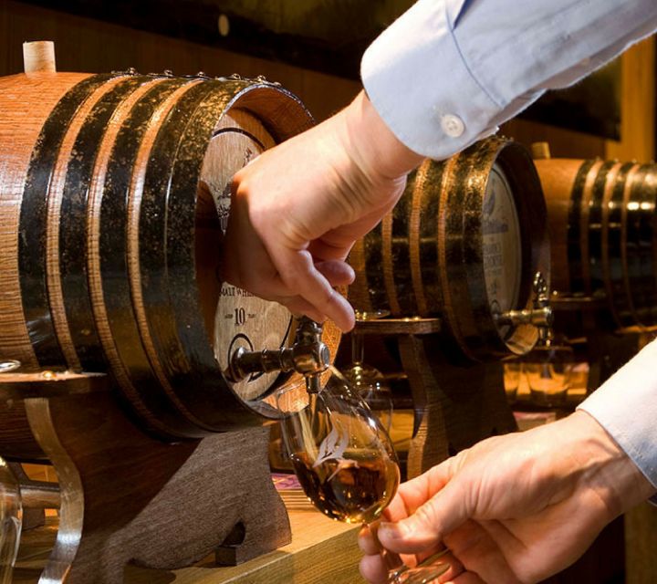 Edinburgh: Stirling, Whisky and St Andrews Tour in Spanish - Should you book the Stirling, Whisky, and St Andrews tour?