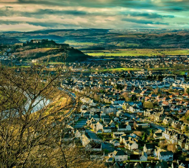 Edinburgh: Stirling, Whisky and St Andrews Tour in Spanish - Spanish guiding and the pace of the day