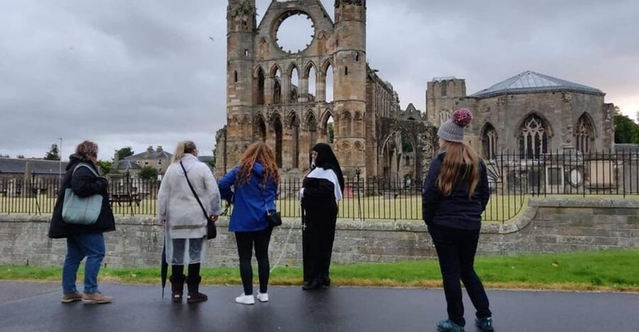 Elgin: Cathedral Interior Guided Tour - Starting at the cathedral gates