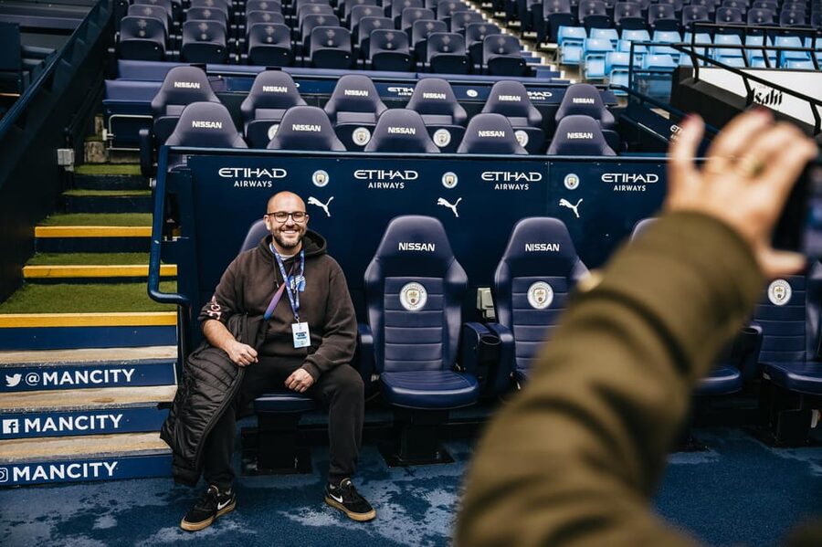 Etihad Stadium: The Manchester City Stadium Tour - Guides make the difference