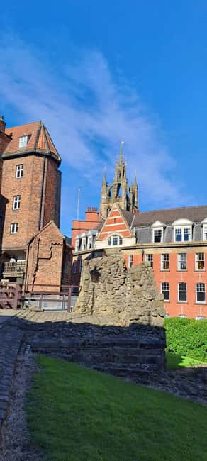 Explore Newcastle: 2 hour City Tours in Italian or English - Why This Tour Works as a Newcastle Introduction