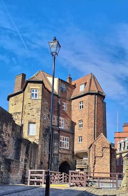 Explore Newcastle: 2 hour City Tours in Italian or English - Meeting at Haymarket and Starting with the Civic Centre