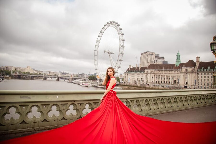 Flying dress professional photoshoot with pro photographer - Making the red gown work on camera