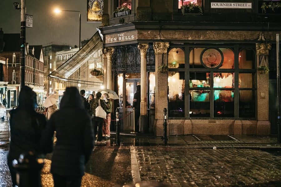 French Language : Original Jack the Ripper Tour - Whitechapel in 1888, beyond the killer’s name