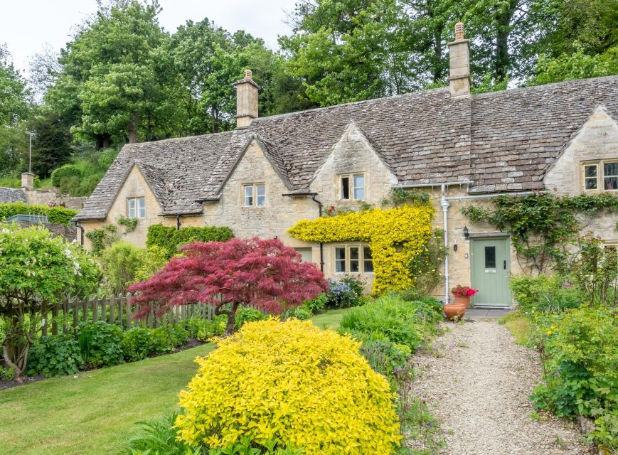 From Bath: Cotswolds and Oxford Full-Day Tour - What the guide adds to the journey