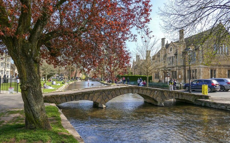 From Birmingham: Cotswolds Full-Day Tour - Burford, medieval stone and a good first walk