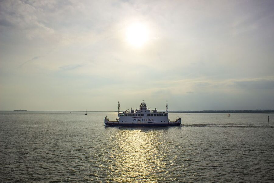From Brighton: Isle of Wight Full-Day Trip via Portsmouth - From Brighton to Portsmouth by executive coach