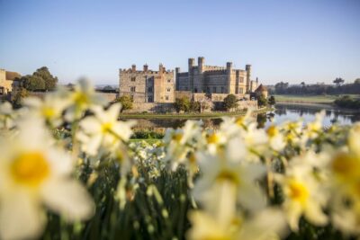 Leeds Castle & Canterbury Full-Day Trip