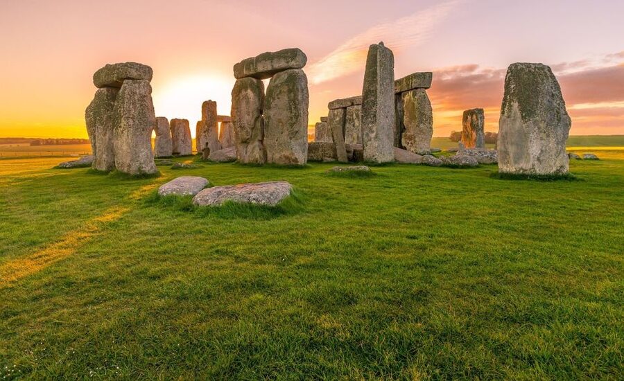 From Brighton: Stonehenge and Bath Full-Day Trip - Who should book this experience?