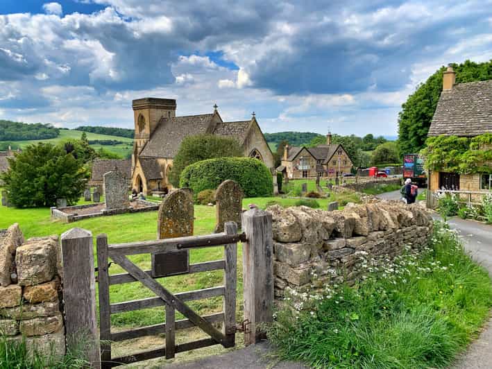 From Cambridge: Guided day trip to Stratford & The Cotswolds - Your 90 minutes of free time in Stratford