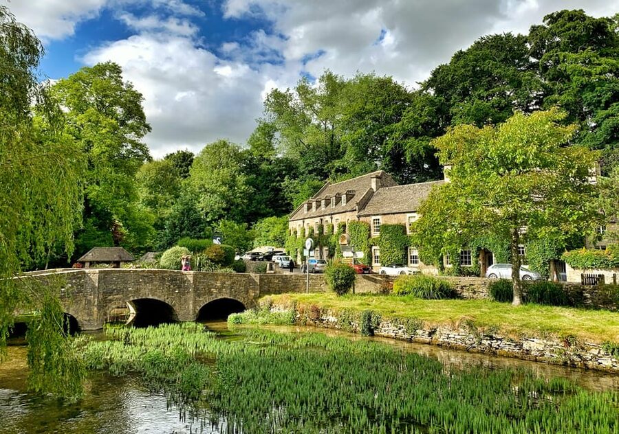 From Cambridge: Guided day trip to Stratford & The Cotswolds - The 8 AM departure from Cambridge