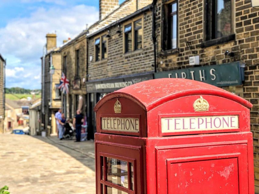 From Chester: Full-Day Yorkshire Sightseeing Day Trip - Cheese tasting at Wensleydale Creamery
