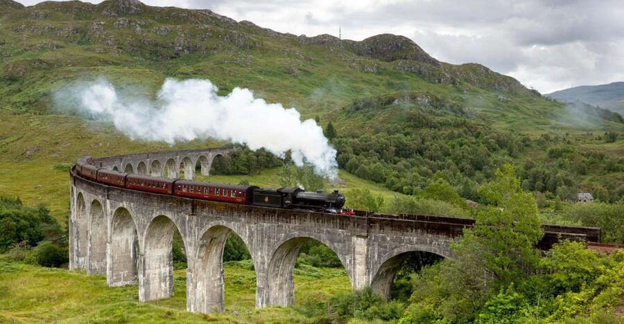 From Edinburgh: 2-Day Highlands Tour with Hogwarts Express - Culloden battlefield and Clava Cairns