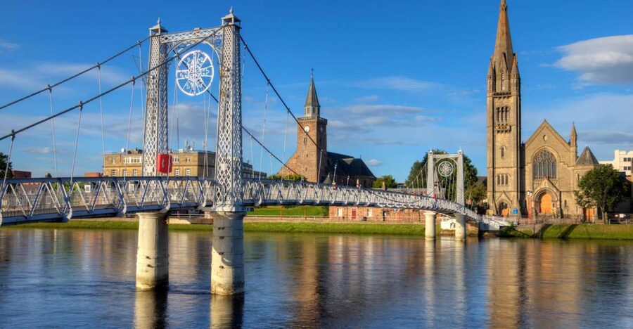 From Edinburgh: 2-Day Loch Ness, Inverness & Highlands Tour - Fort William, Ben Nevis and the Commando Memorial