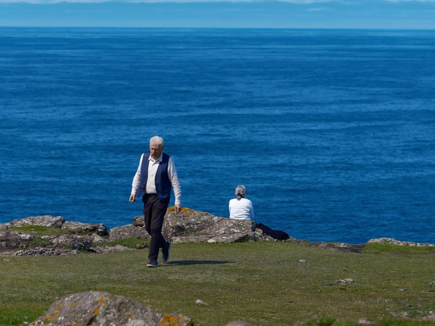 From Edinburgh: 6-Day Shetland & Nothernmost Explorer - Day Five: Shetland Ponies, Minn Beach, and the Return Ferry