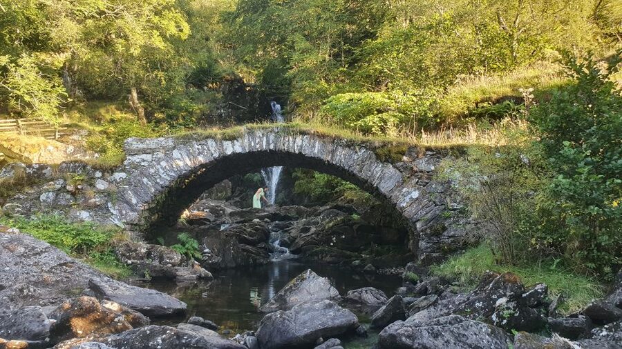 From Edinburgh: a Private Tour to a Majestic Highland Glen - Stirling Castle, William Wallace, and a crowned king