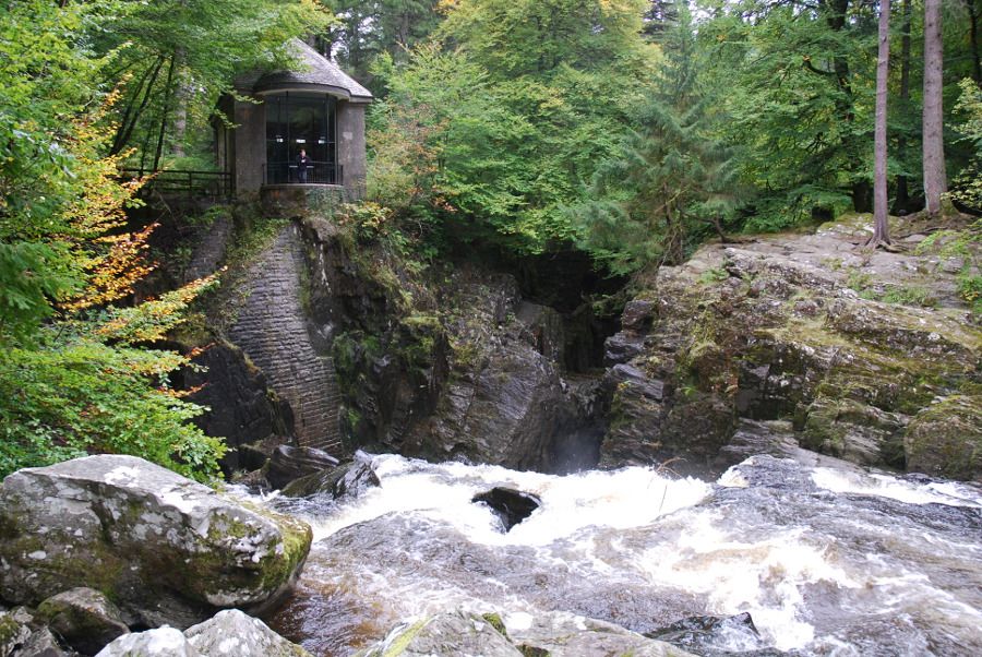 From Edinburgh: Best of Scotland Small-Group Day Tour - Blair Castle, gardens, and the Atholl Highlanders
