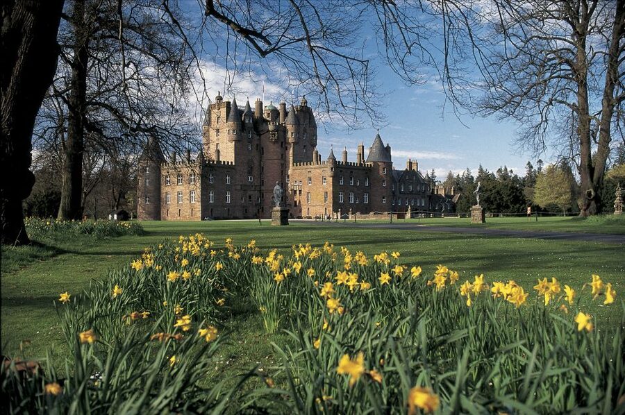 From Edinburgh: Glamis and Dunnottar Castles Tour in Italian - Leaving Edinburgh for the Forth and Dundee