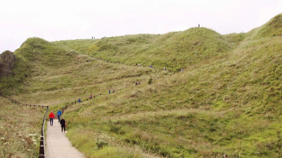 From Edinburgh: Glamis and Dunnottar Castles Tour in Spanish - Spanish guiding and the quality of the day
