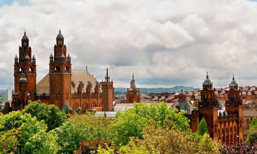 From Edinburgh: Glasgow & Scottish lakes Spanish Tour - What the Spanish guide adds