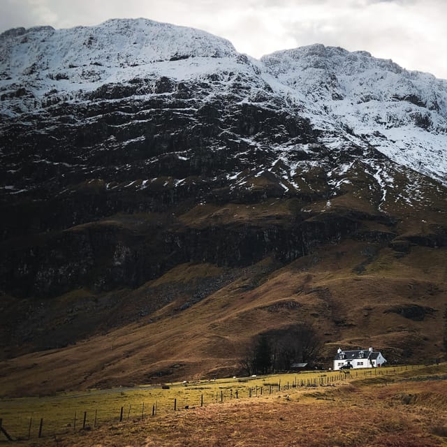 From Edinburgh: Glenfinnan Viaduct and Glencoe Day Trip - Fort William and a practical lunch break
