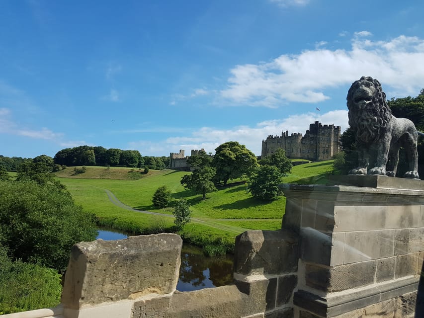From Edinburgh: Holy Island, Alnwick Castle & Northumbria - Key points at a glance