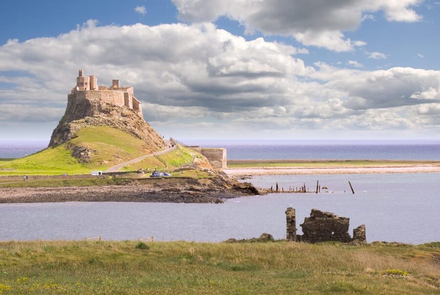 From Edinburgh: Holy Island, Alnwick Castle & Northumbria - What the $85 price really buys