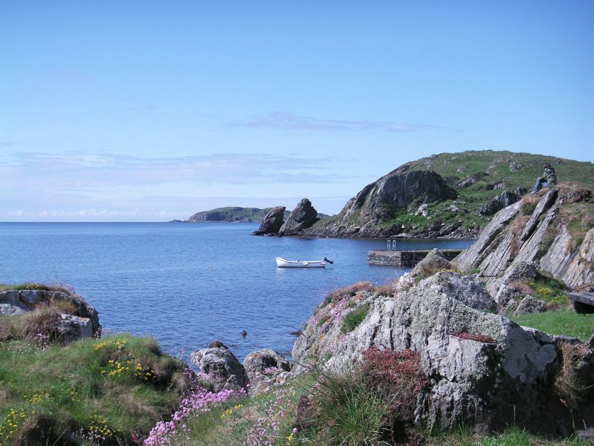 From Edinburgh: Islay and The Whisky Coast 4-Day Tour - Bowmore: a practical island base