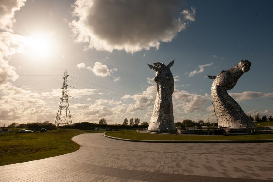 From Edinburgh: Loch Lomond, Kelpies & Stirling Castle Tour - Lunch in Aberfoyle