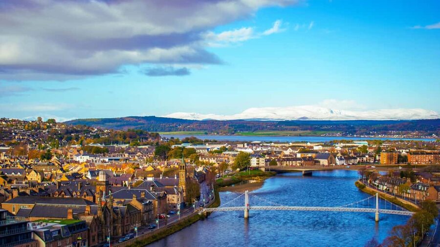 From Edinburgh: Loch Ness and Highlands Tour in Spanish - What the $82 price really covers