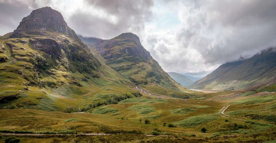 From Edinburgh: Loch Ness and The Highlands Tour - Leaving Edinburgh for Stirling Castle views