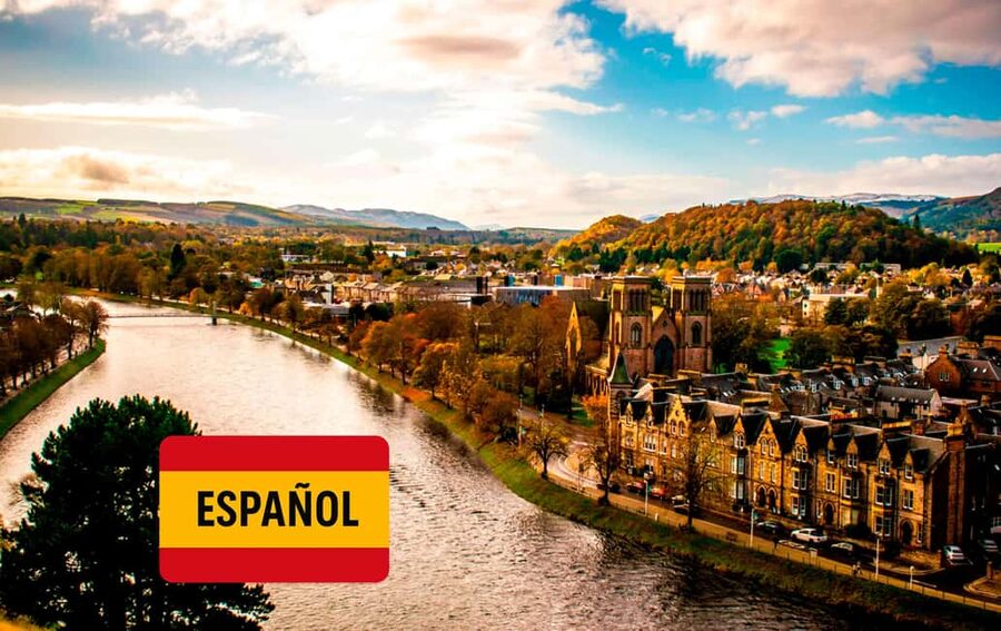From Edinburgh: Loch Ness & Inverness Tour in Spanish - Bankfoot and the famous Hairy Coos