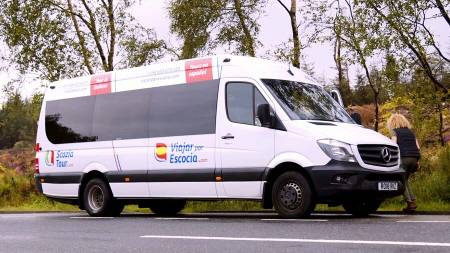 From Edinburgh: Loch Ness & Inverness Tour in Spanish - Inverness: lunch, the River Ness, and free time