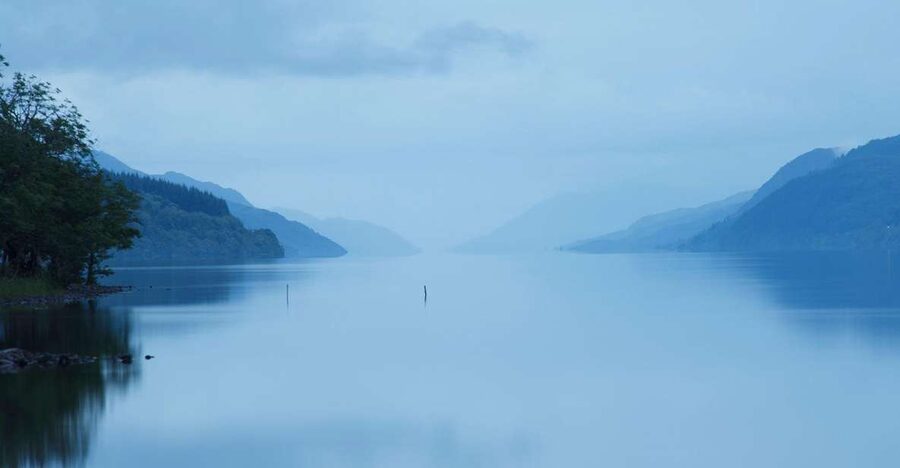 From Edinburgh: Loch Ness & Inverness Tour in Spanish - Loch Ness and the Urquhart Castle decision